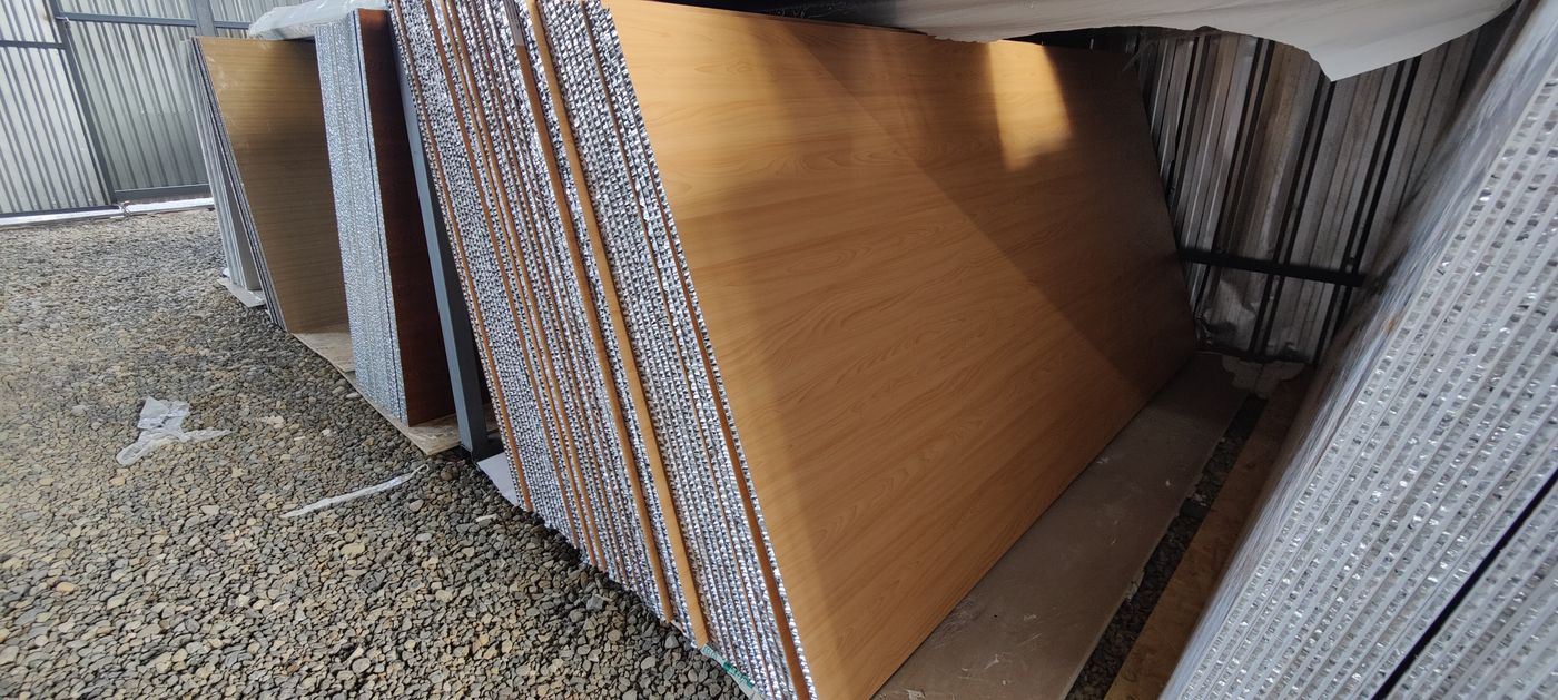 Panel símil piedra · gran formato